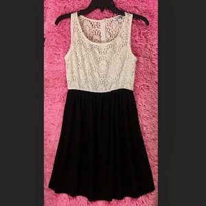 ✨Black and White Dress✨